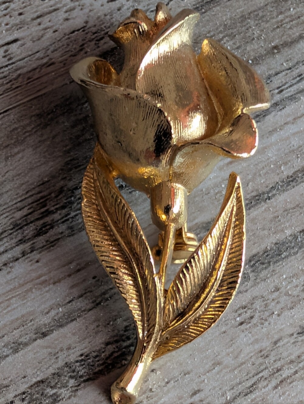 Vintage Prov Line Rosebud Or Tulip Gold Tone Brooch